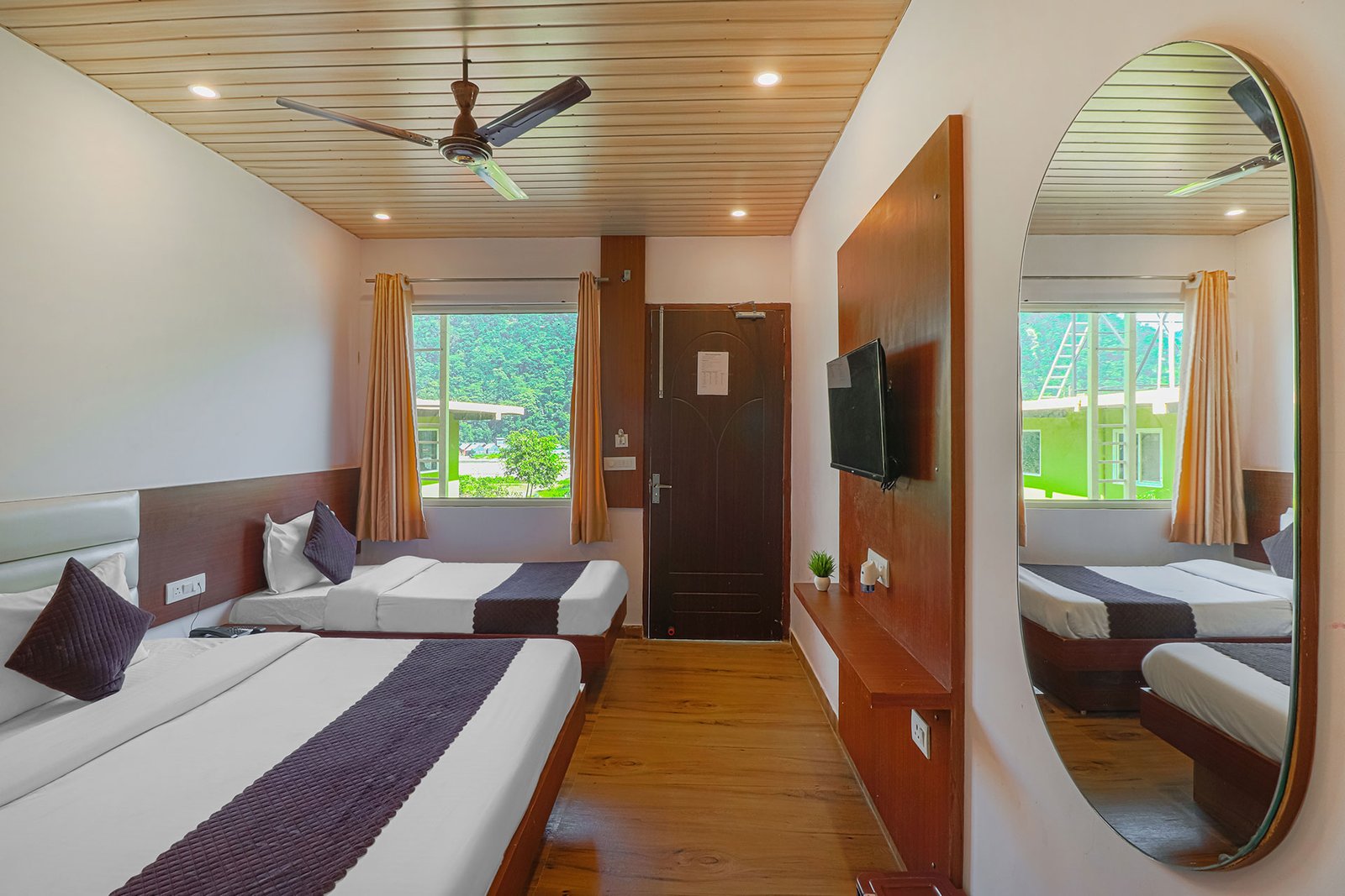 pride-inn-luxery-26