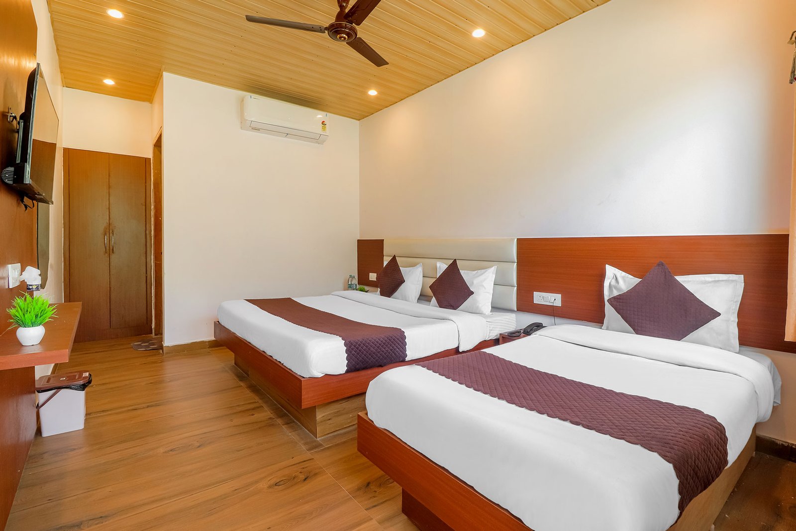 pride-inn-luxery-27